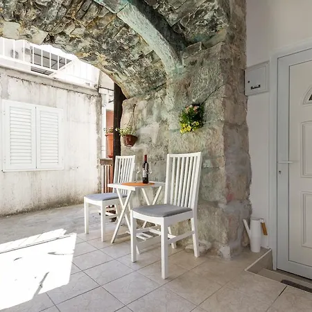 Apartment Studio Petra *