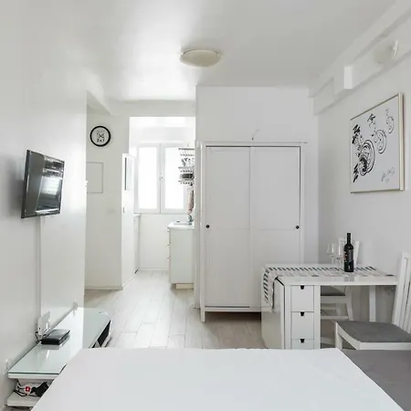 Studio Petra Apartment Split